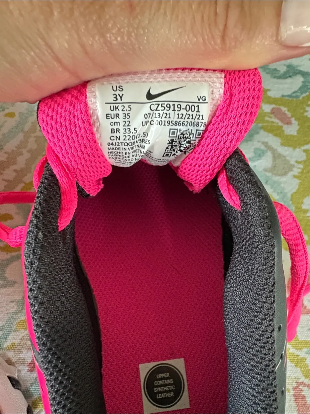 Nike Hyperdiamond 4 Keystone GG kids Black & Hot Pink Athletic Cleats size 3
